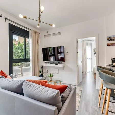 Modern Unit With View Apartament *
